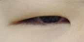 눈두덩이가 두툼한 눈